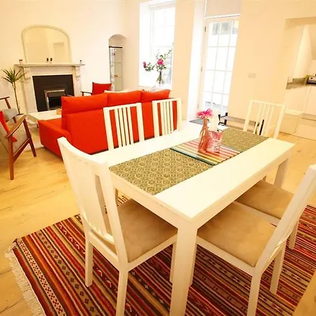 Short Let Direct - Mountjoy Square D1 Apartment *